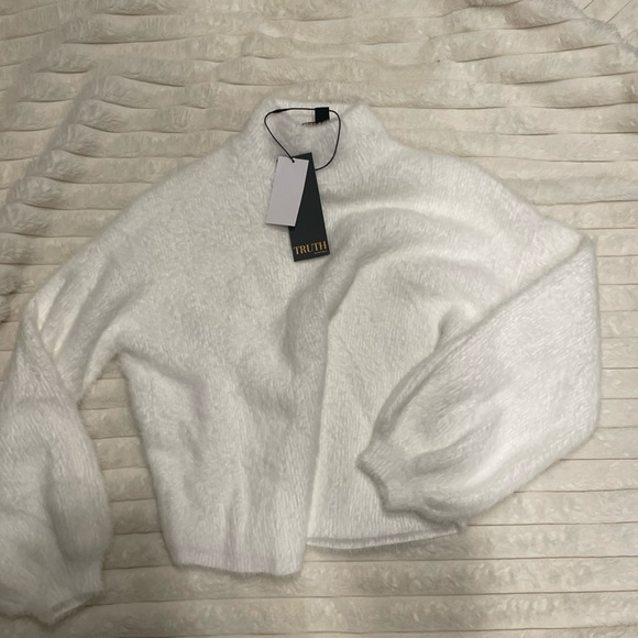 BNWT soft turtle neck sweater - Picture 1 of 3